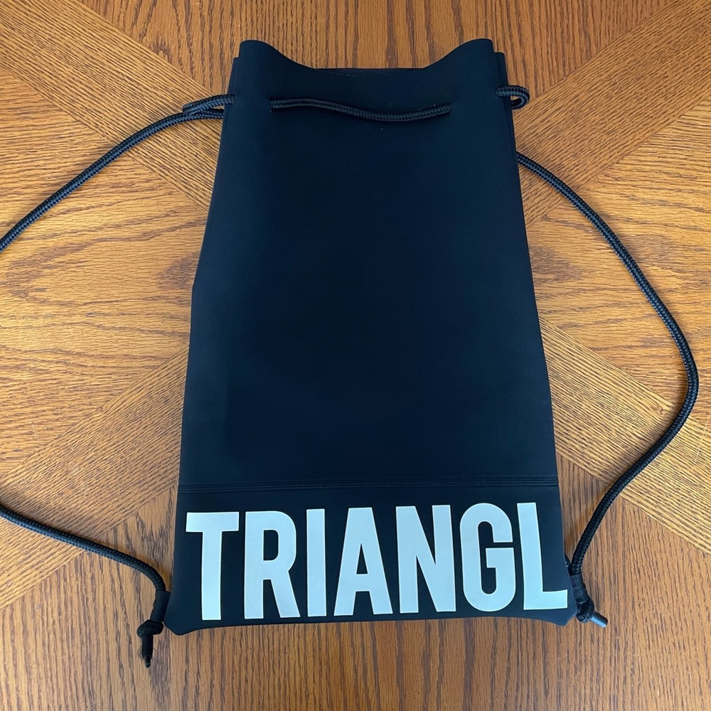TRIANGL drawstring bag only